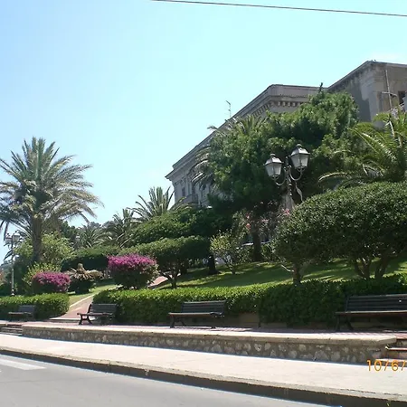 Casa Canape Gioiosa Marea